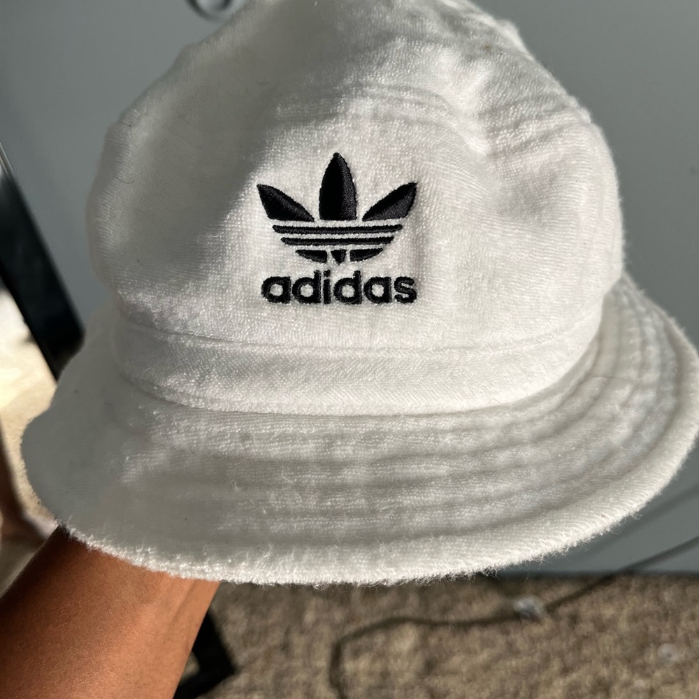 real cute white adidas bucket hat!!